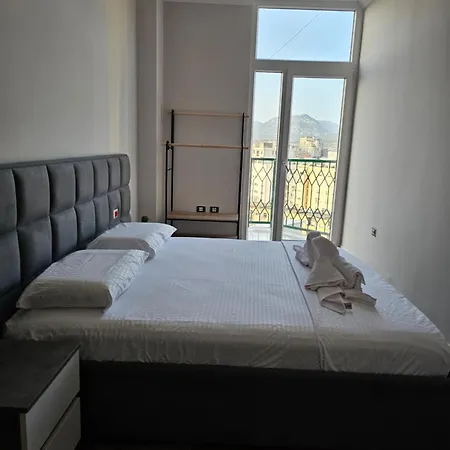 Sky Center Apartment *