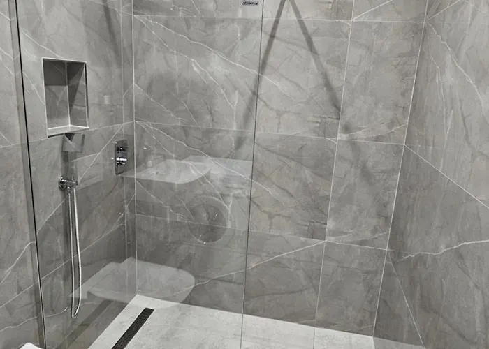 Sky Center * ティラナ