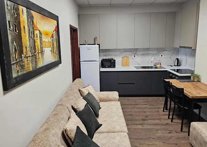 Sky Center * ティラナ