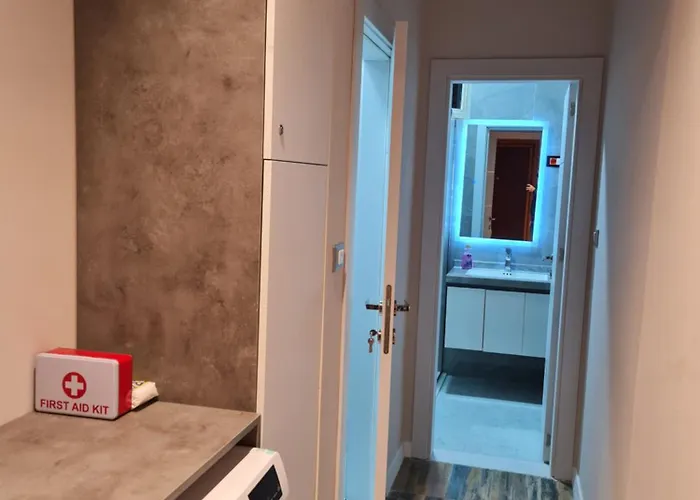 Sky Center * ティラナ